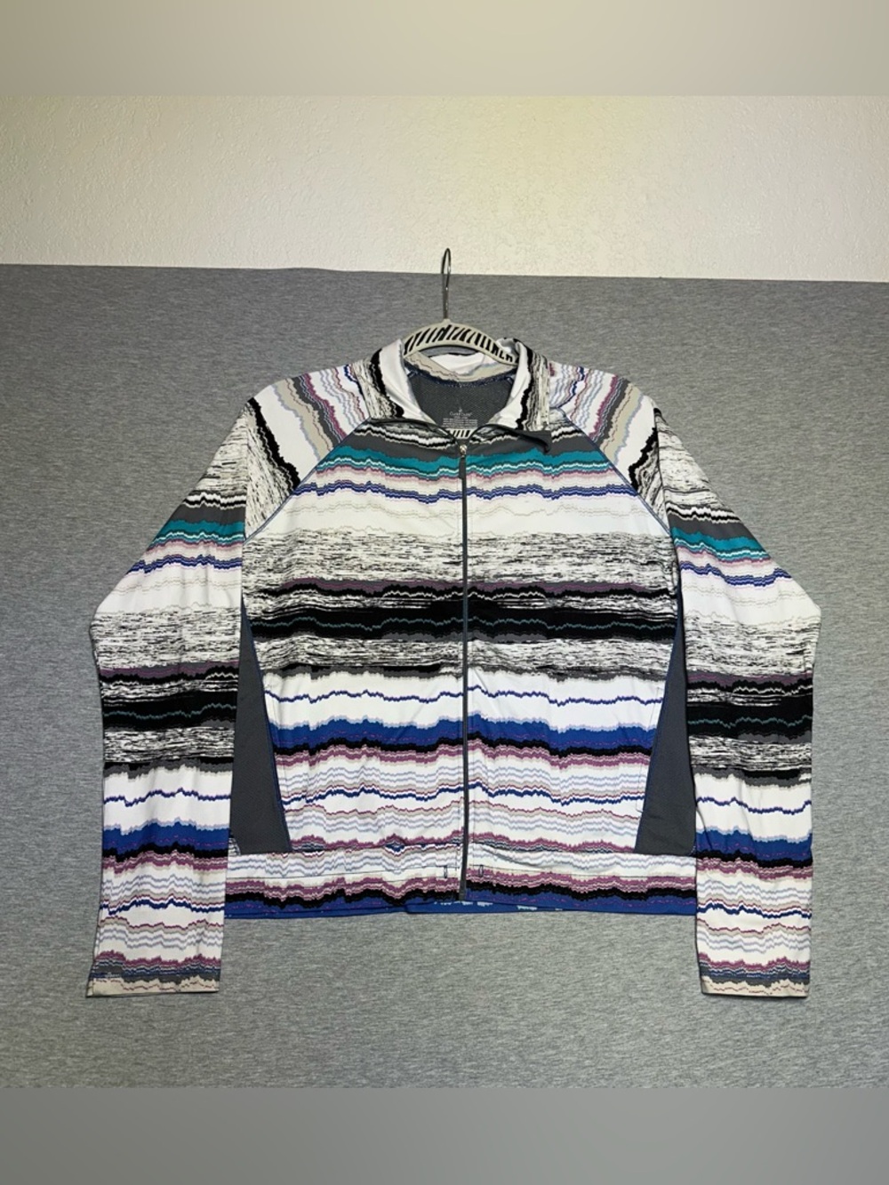 Cuddle duds. Woman’s Multicolor Striped Active Zip Jacket - full zipper Size L